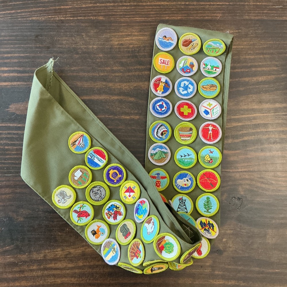 Vintage Boy Scouts of America BSA Olive Green Merit Badge Sash 52 Patches